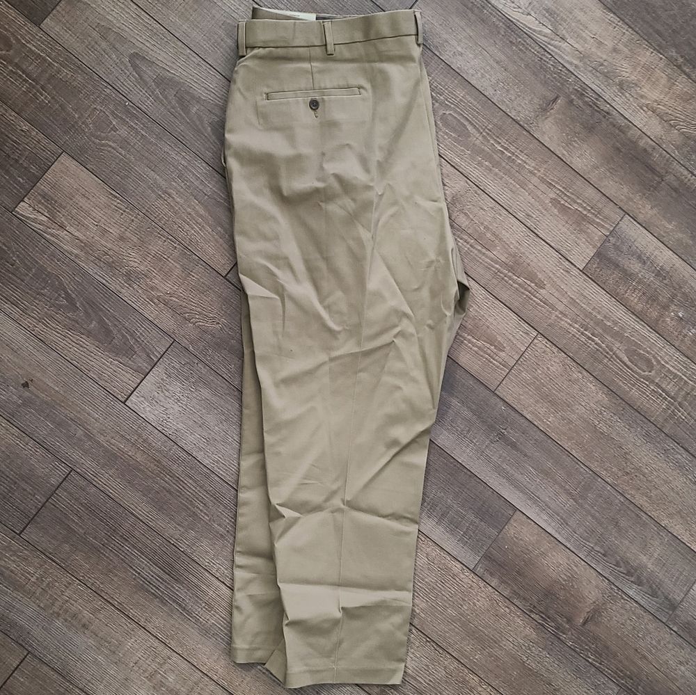 Men's Haggar Classic Fit Premium No Iron Khaki